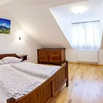 Kmetija Na Cendavs Церкно