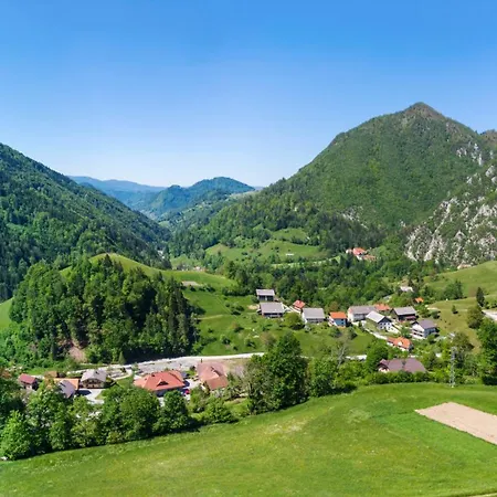 Kmetija Na Cendavs Cerkno