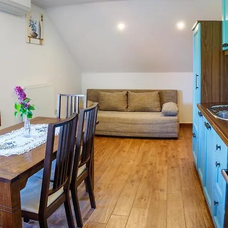 Kmetija Na Cendavs Cerkno