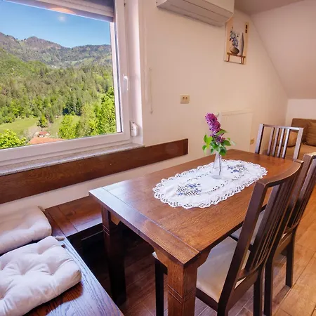 Kmetija Na Cendavs Apartamento Cerkno