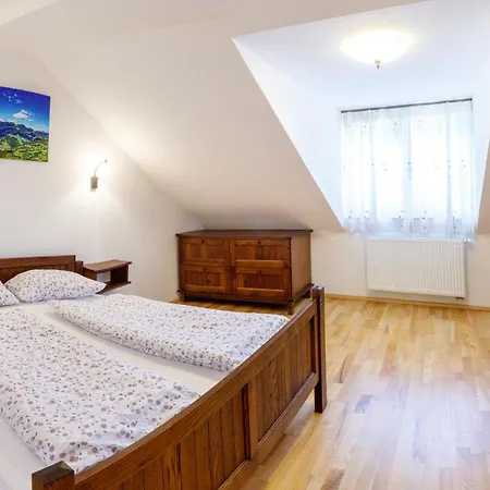 Kmetija Na Cendavs Cerkno