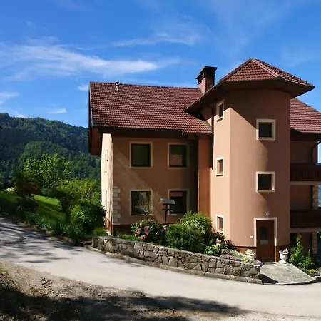 Kmetija Na Cendavs Cerkno