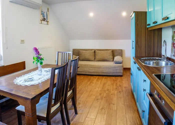 Kmetija Na Cendavs Cerkno