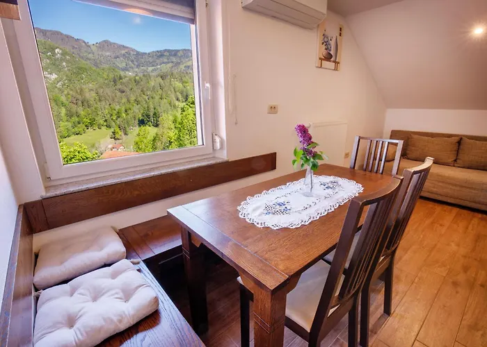 Kmetija Na Cendavs Appartement Cerkno