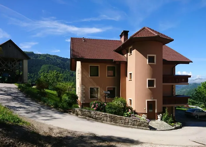 Kmetija Na Cendavs Cerkno